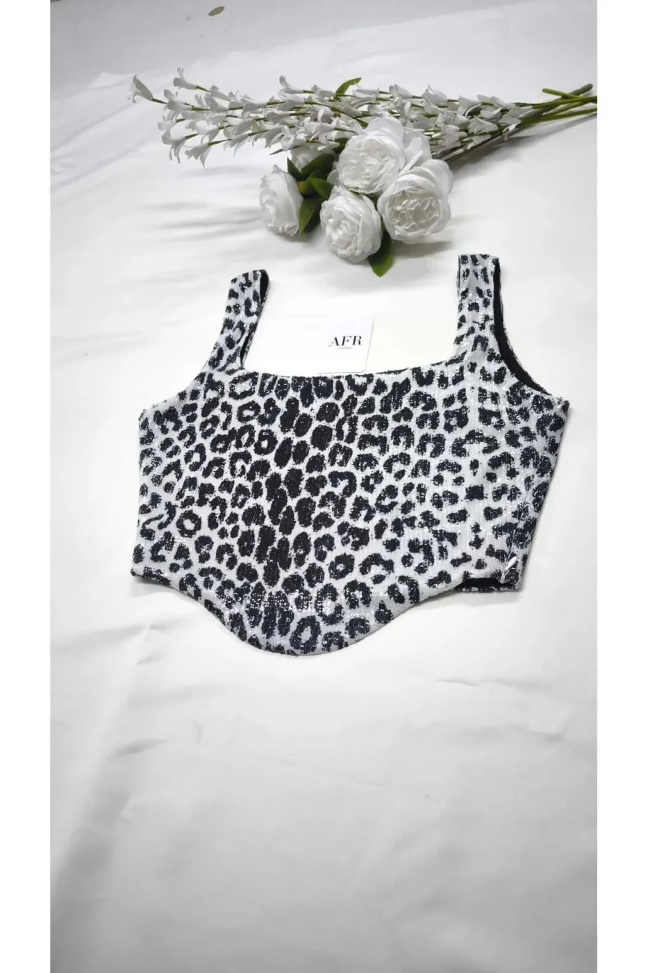 KADIN ÖZEL TASARIM PAYET ZEBRA DESEN İÇİ ASTARLI CROP TOP — 2